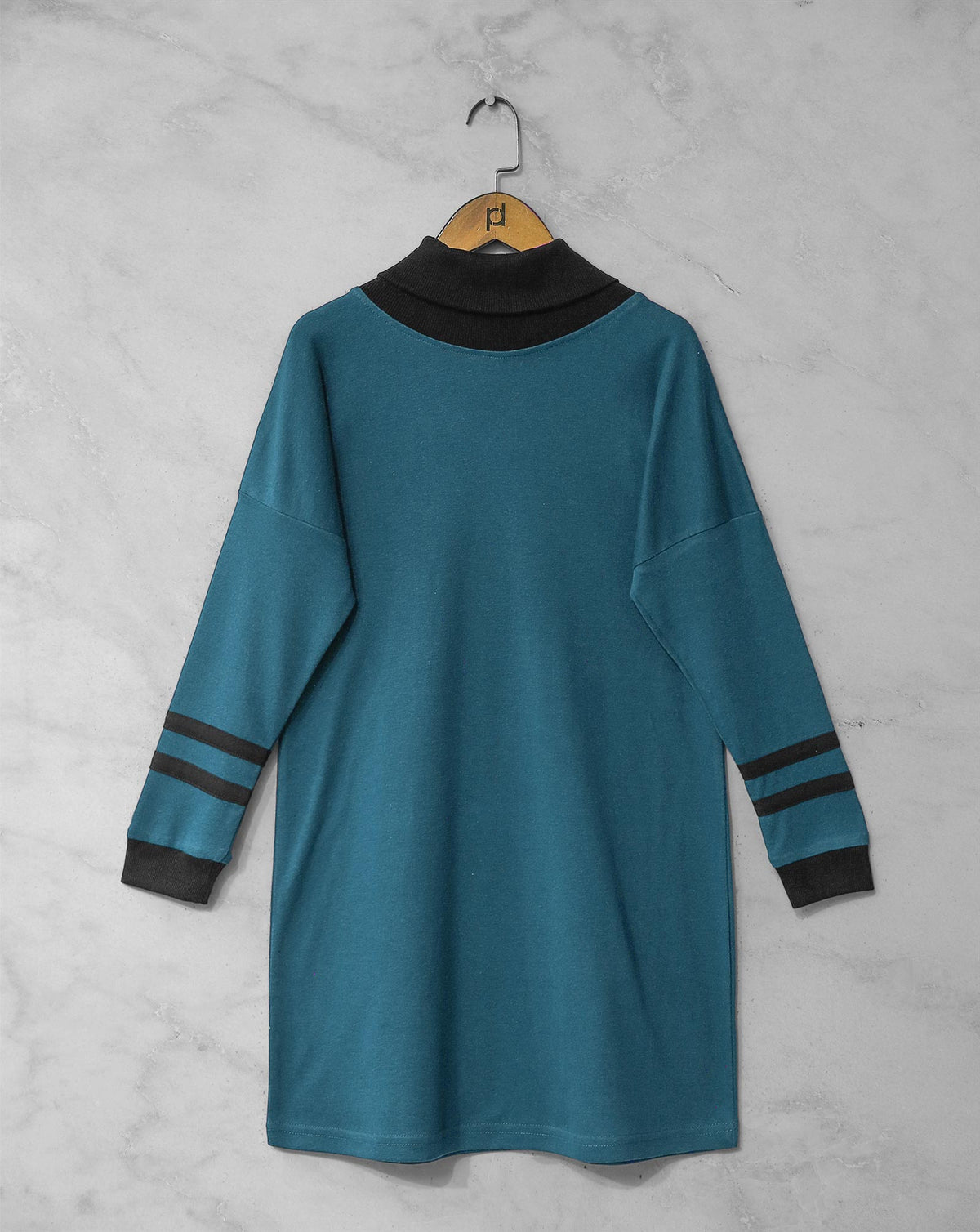 HIGH NECK COLOR BLOCKING TOP